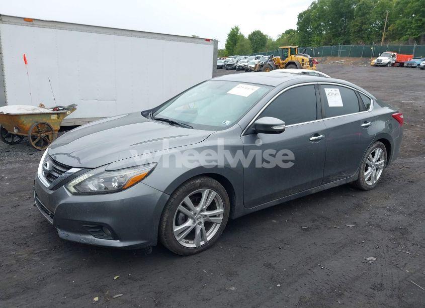 Photo 2 of 2017 Nissan Altima 3.5 SL (VIN 1N4BL3AP7HC108127)