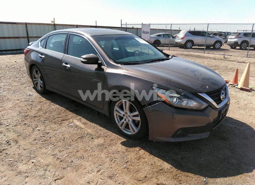 2017 Nissan Altima 3.5 SL/3.5 SR (VIN 1N4BL3AP8HC115359) main photo