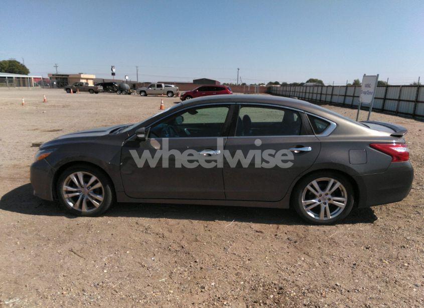 Photo 14 of 2017 Nissan Altima 3.5 SL/3.5 SR (VIN 1N4BL3AP8HC115359)