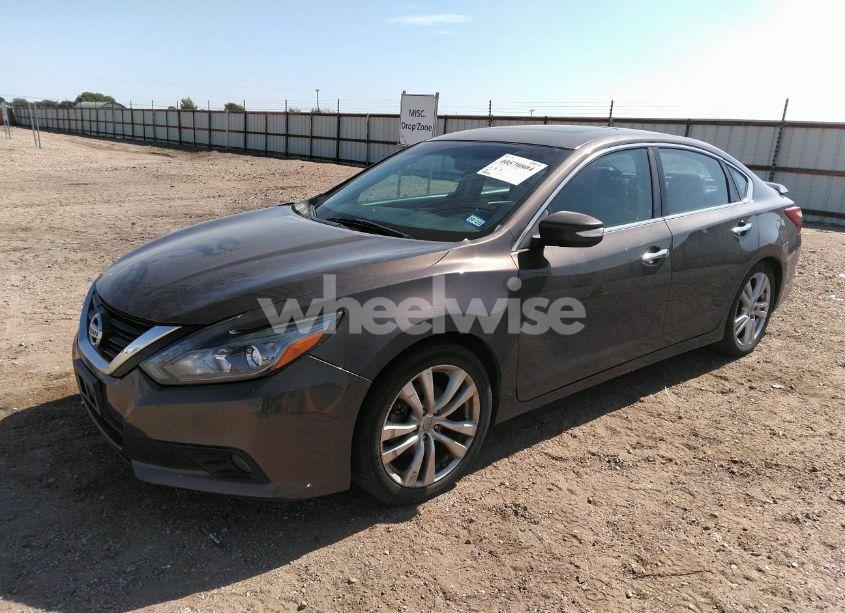 Photo 2 of 2017 Nissan Altima 3.5 SL/3.5 SR (VIN 1N4BL3AP8HC115359)