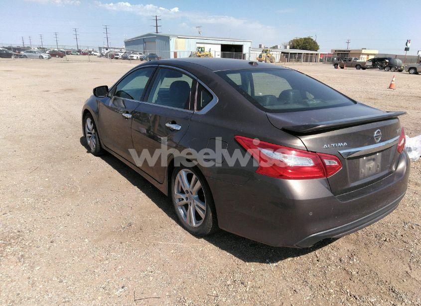 Photo 3 of 2017 Nissan Altima 3.5 SL/3.5 SR (VIN 1N4BL3AP8HC115359)