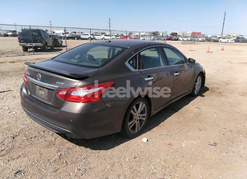 Photo 4 of 2017 Nissan Altima 3.5 SL/3.5 SR (VIN 1N4BL3AP8HC115359)