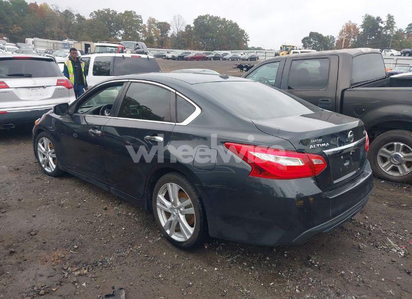 Photo 3 of 2017 Nissan Altima 3.5 SL (VIN 1N4BL3AP8HC184956)