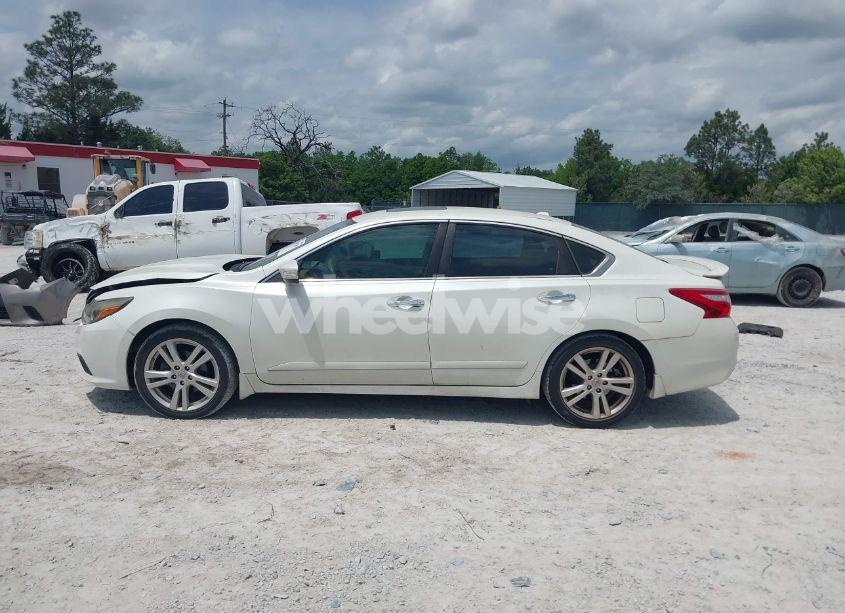 Photo 15 of 2017 Nissan Altima 3.5 SL (VIN 1N4BL3AP8HC221732)