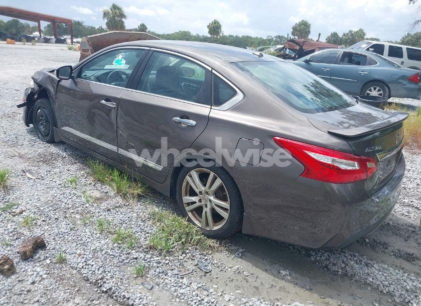 Photo 3 of 2017 Nissan Altima 3.5 SL (VIN 1N4BL3AP8HC263883)