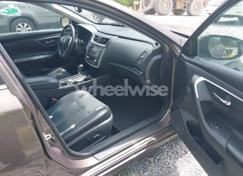 Photo 5 of 2017 Nissan Altima 3.5 SL (VIN 1N4BL3AP8HC263883)