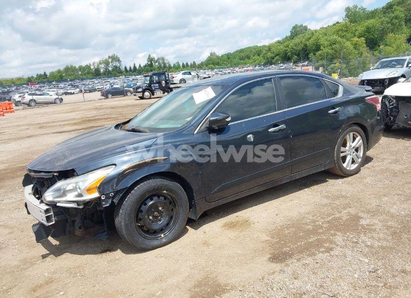 Photo 2 of 2013 Nissan Altima 3.5 SL (VIN 1N4BL3AP9DC140281)