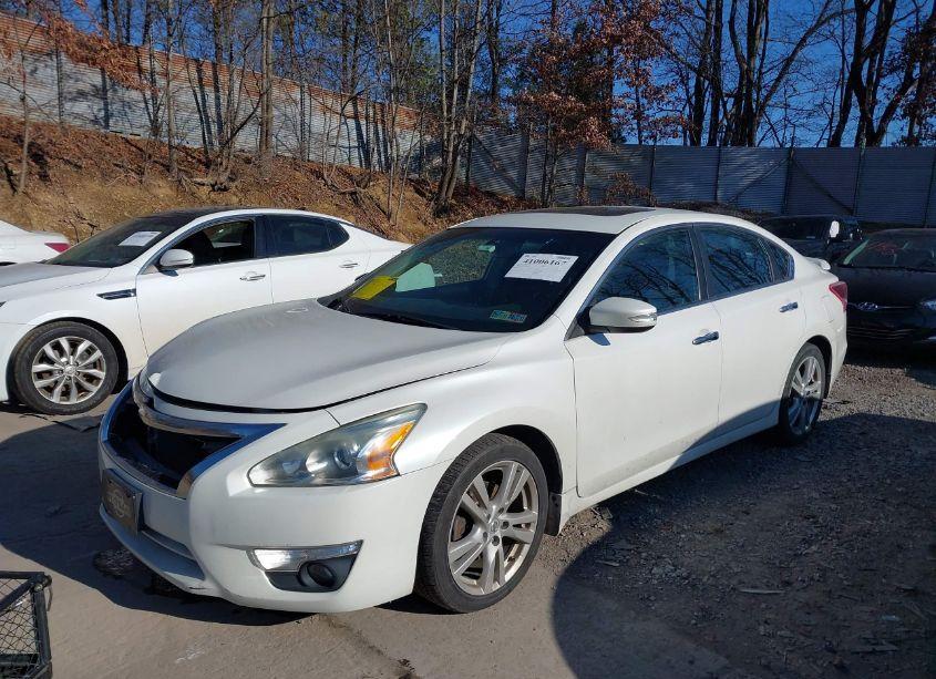 Photo 2 of 2013 Nissan Altima 3.5 SL (VIN 1N4BL3AP9DC240378)