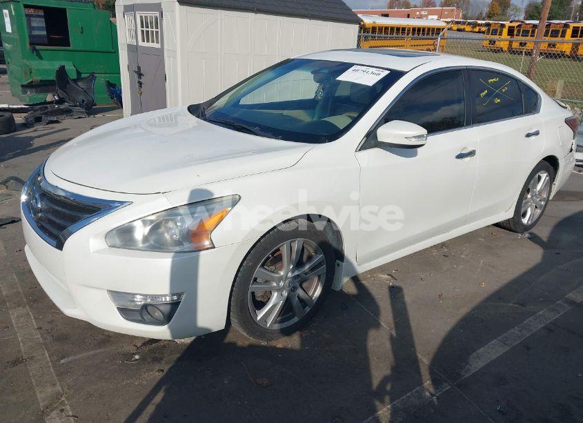 Photo 2 of 2014 Nissan Altima 3.5 SL (VIN 1N4BL3AP9EN218967)