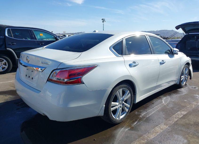 Photo 4 of 2015 Nissan Altima 3.5 SL (VIN 1N4BL3AP9FC132099)