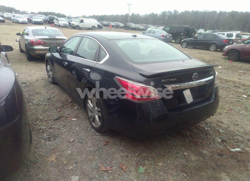 Photo 3 of 2015 Nissan Altima 3.5 SL (VIN 1N4BL3AP9FC136606)