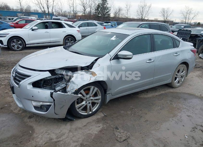 Photo 2 of 2015 Nissan Altima 3.5 SL (VIN 1N4BL3AP9FC412881)