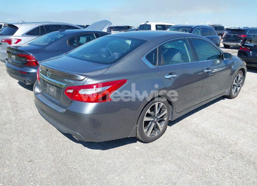 Photo 3 of 2016 Nissan Altima 3.5 SR (VIN 1N4BL3AP9GC229644)