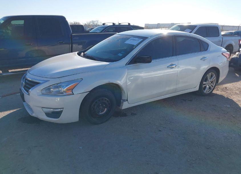 Photo 2 of 2013 Nissan Altima 3.5 S (VIN 1N4BL3APXDC235545)
