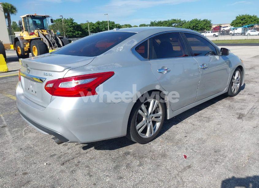 Photo 4 of 2017 Nissan Altima 3.5 SL (VIN 1N4BL3APXHC190404)