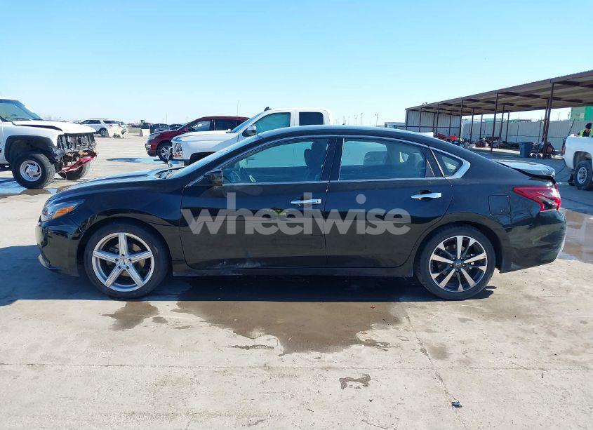 Photo 14 of 2017 Nissan Altima 3.5 SR (VIN 1N4BL3APXHC193433)