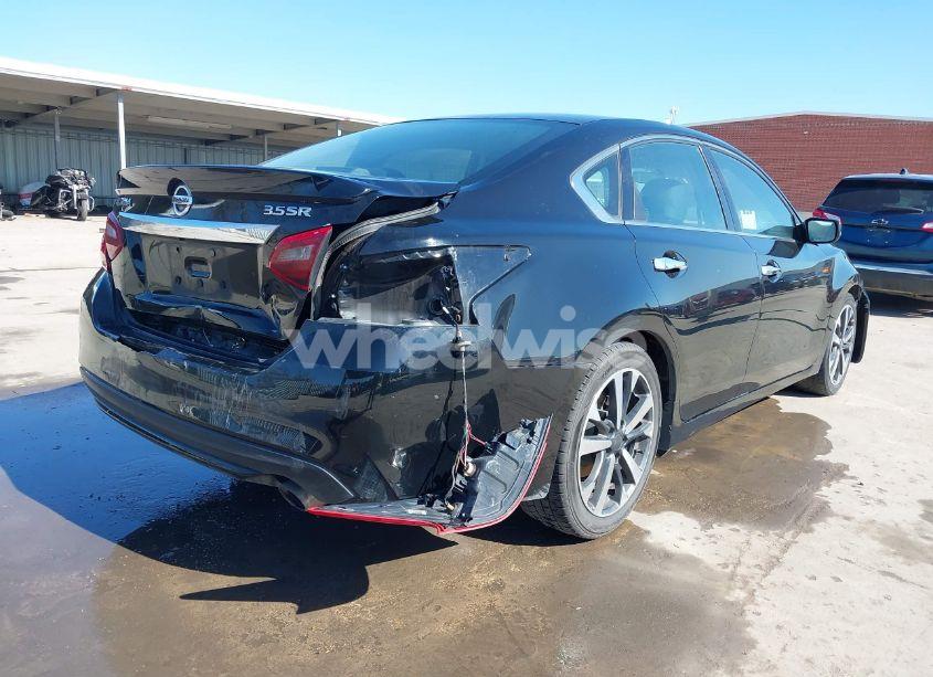 Photo 4 of 2017 Nissan Altima 3.5 SR (VIN 1N4BL3APXHC193433)