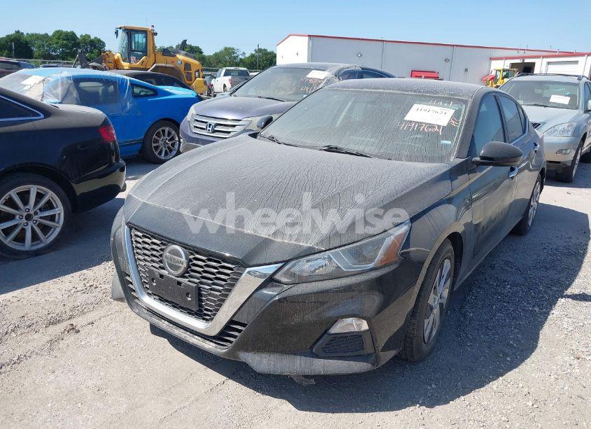 Photo 2 of 2019 Nissan Altima 2.5 S (VIN 1N4BL4BV0KC233402)