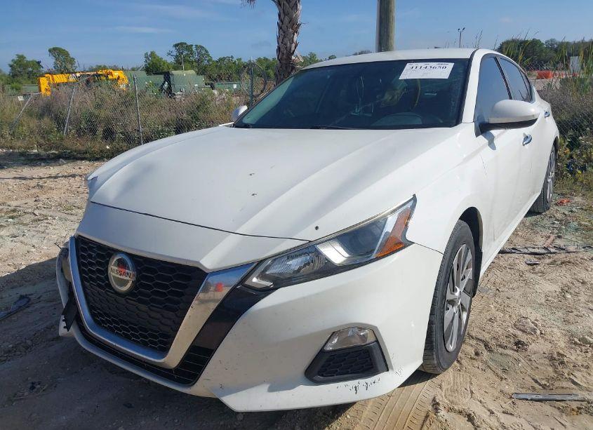 Photo 2 of 2019 Nissan Altima 2.5 S (VIN 1N4BL4BV0KC235408)