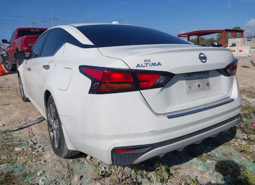 Photo 3 of 2019 Nissan Altima 2.5 S (VIN 1N4BL4BV0KC235408)