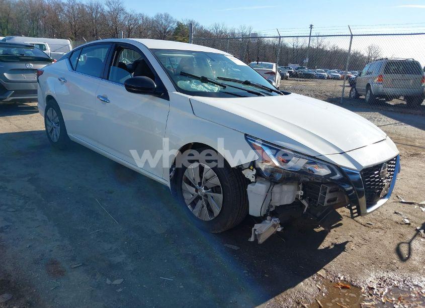 2019 Nissan Altima 2.5 S (VIN 1N4BL4BV0KC256842) main photo