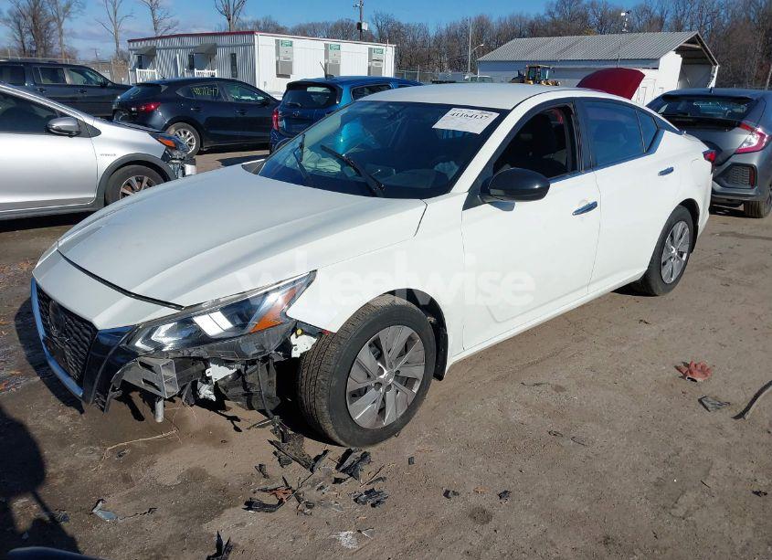 Photo 2 of 2019 Nissan Altima 2.5 S (VIN 1N4BL4BV0KC256842)