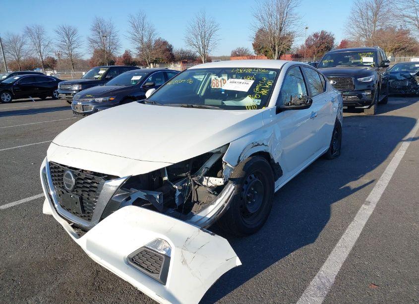 Photo 2 of 2020 Nissan Altima S FWD (VIN 1N4BL4BV0LC123287)