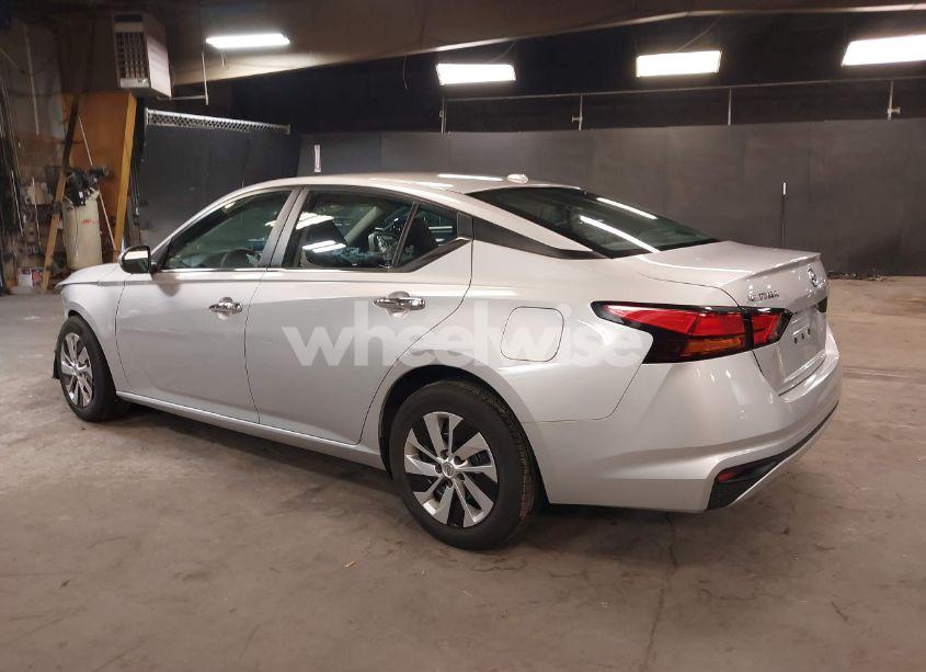 Photo 3 of 2020 Nissan Altima S FWD (VIN 1N4BL4BV0LC169802)