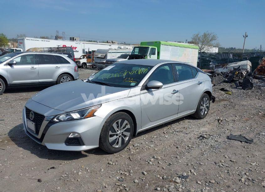 Photo 2 of 2020 Nissan Altima S FWD (VIN 1N4BL4BV0LC190696)