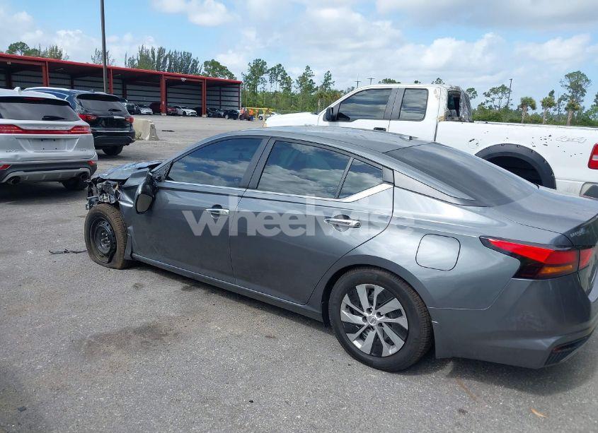 Photo 3 of 2020 Nissan Altima S FWD (VIN 1N4BL4BV0LC211868)