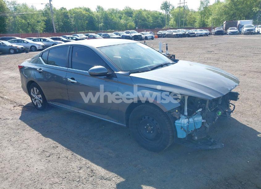 2020 Nissan Altima S FWD (VIN 1N4BL4BV0LC232588) main photo