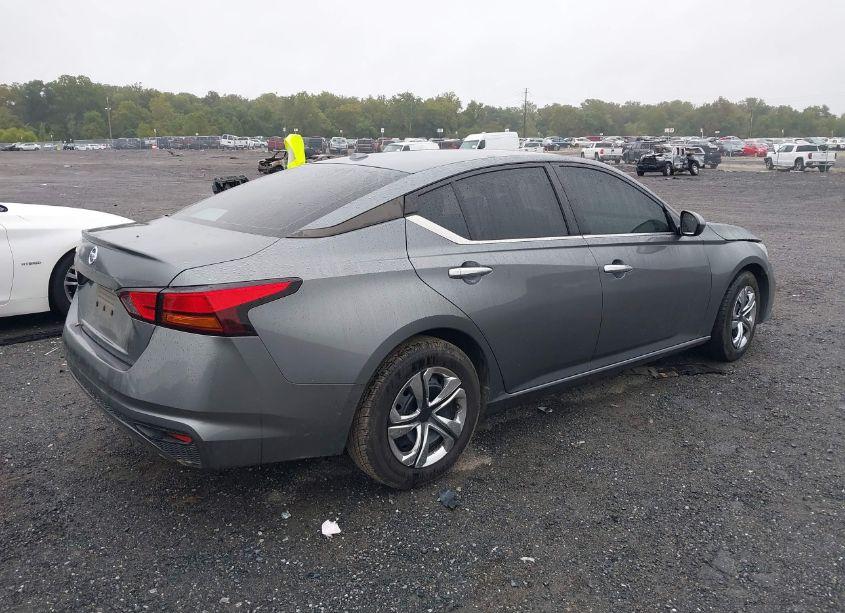 Photo 4 of 2020 Nissan Altima S FWD (VIN 1N4BL4BV0LC233546)