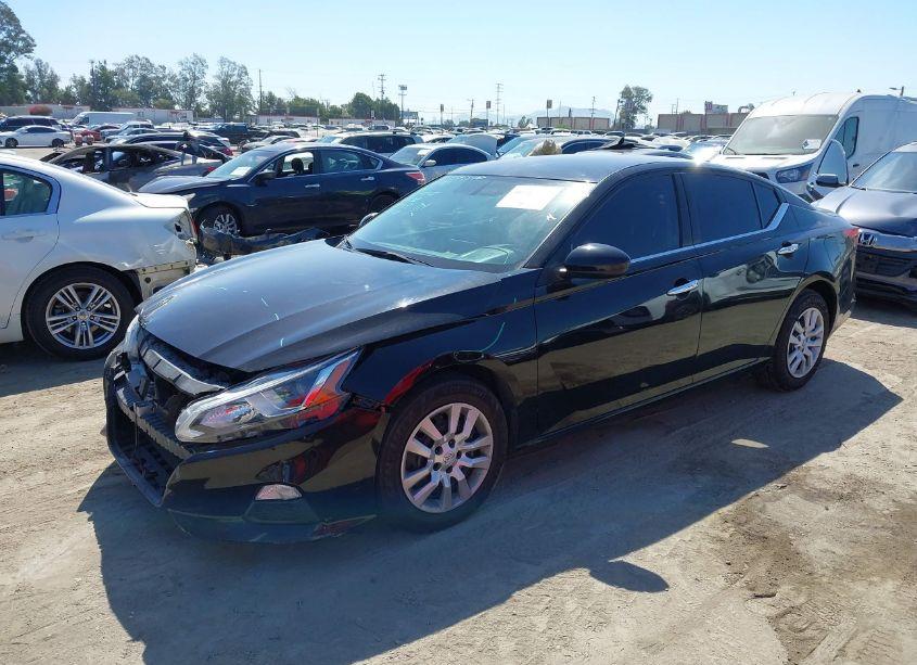Photo 2 of 2020 Nissan Altima S FWD (VIN 1N4BL4BV0LC251187)