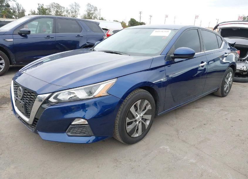 Photo 2 of 2020 Nissan Altima S FWD (VIN 1N4BL4BV0LC275750)