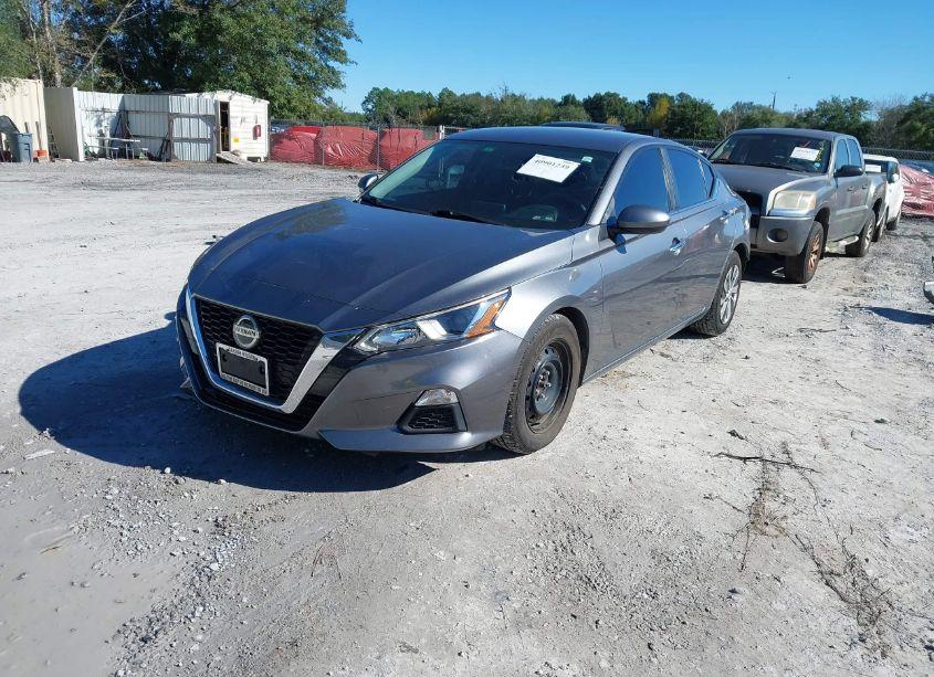 Photo 2 of 2020 Nissan Altima S FWD (VIN 1N4BL4BV0LC278826)