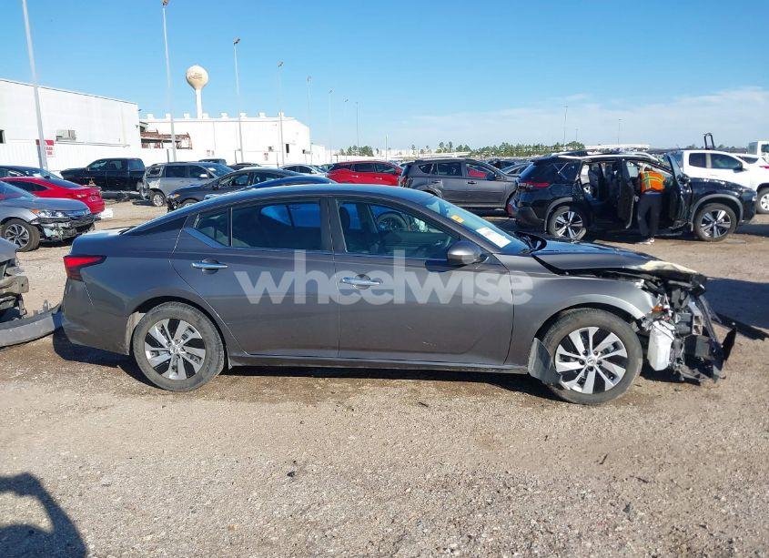 Photo 13 of 2020 Nissan Altima S FWD (VIN 1N4BL4BV0LN301557)