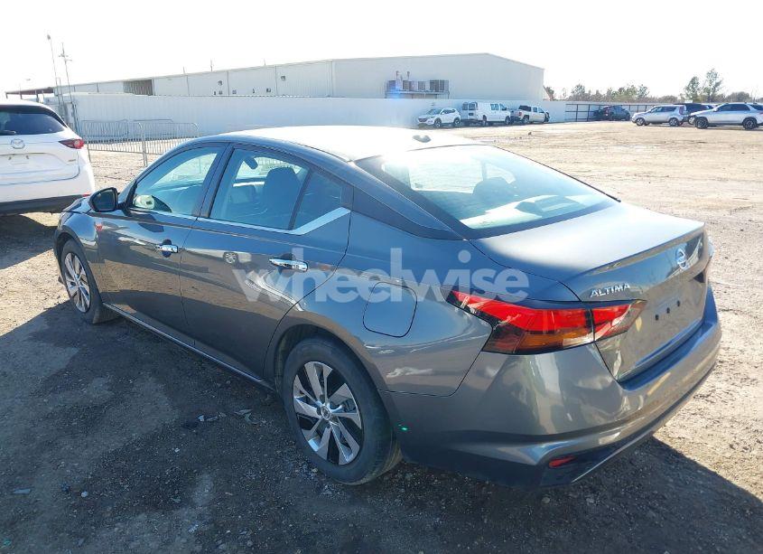 Photo 2 of 2020 Nissan Altima S FWD (VIN 1N4BL4BV0LN301557)