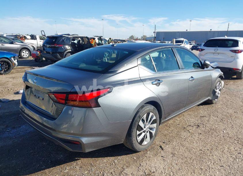 Photo 3 of 2020 Nissan Altima S FWD (VIN 1N4BL4BV0LN301557)