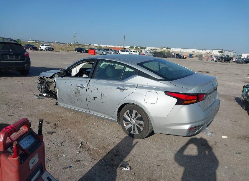 Photo 3 of 2021 Nissan Altima S FWD (VIN 1N4BL4BV0MN360769)