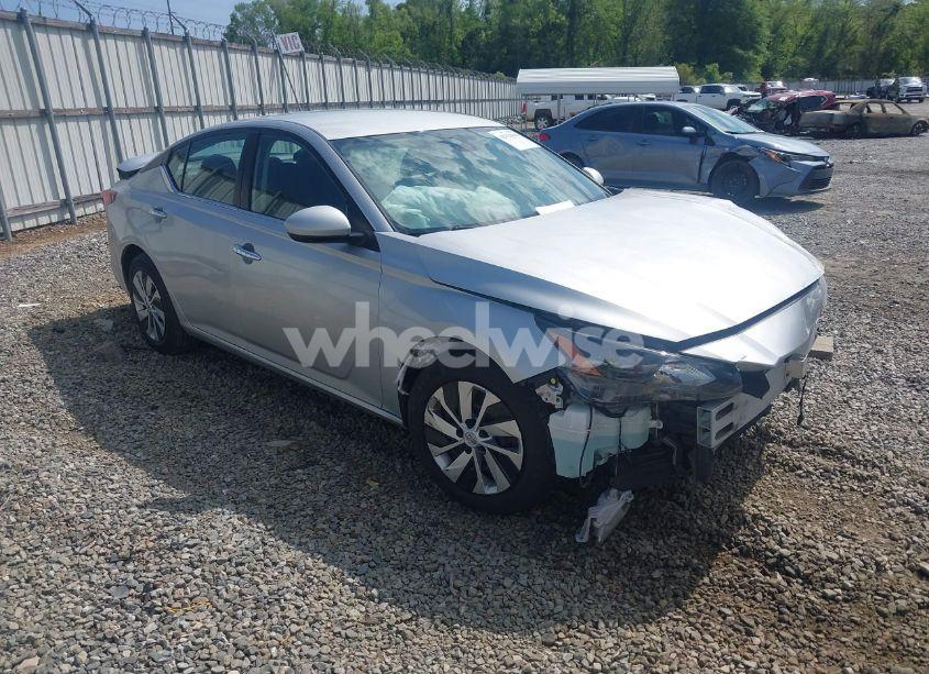 2022 Nissan Altima S FWD (VIN 1N4BL4BV0NN302100) main photo