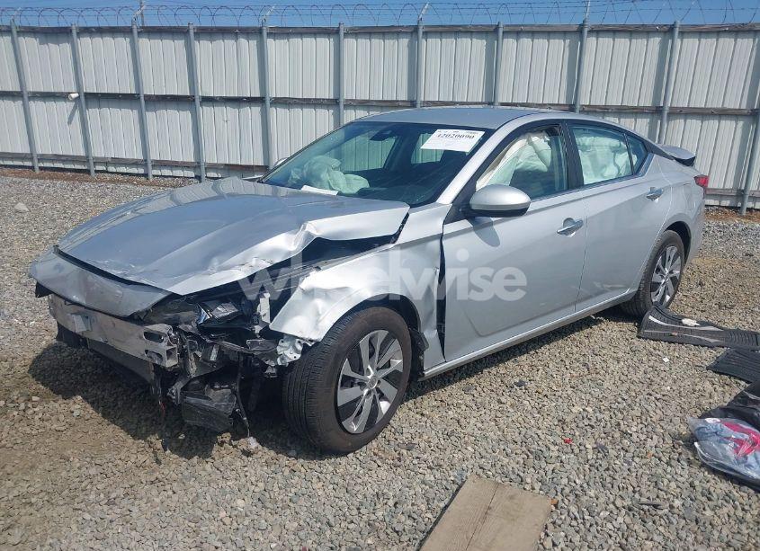 Photo 2 of 2022 Nissan Altima S FWD (VIN 1N4BL4BV0NN302100)