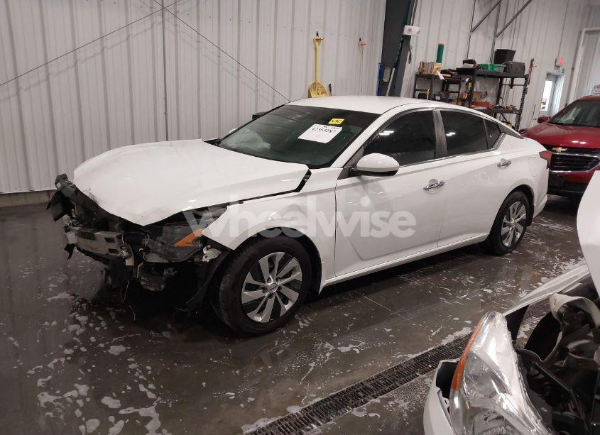 Photo 2 of 2022 Nissan Altima S FWD (VIN 1N4BL4BV0NN347277)