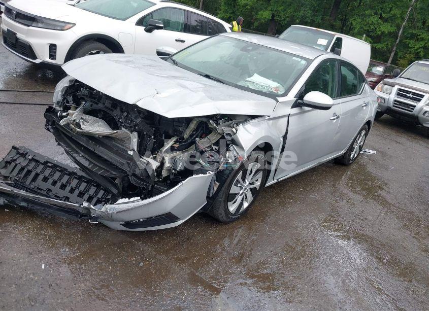 Photo 2 of 2023 Nissan Altima S FWD (VIN 1N4BL4BV0PN370495)