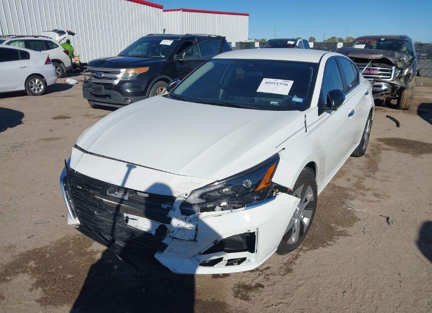 Photo 2 of 2024 Nissan Altima S FWD (VIN 1N4BL4BV0RN404647)