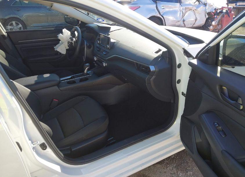 Photo 5 of 2024 Nissan Altima S FWD (VIN 1N4BL4BV0RN404647)