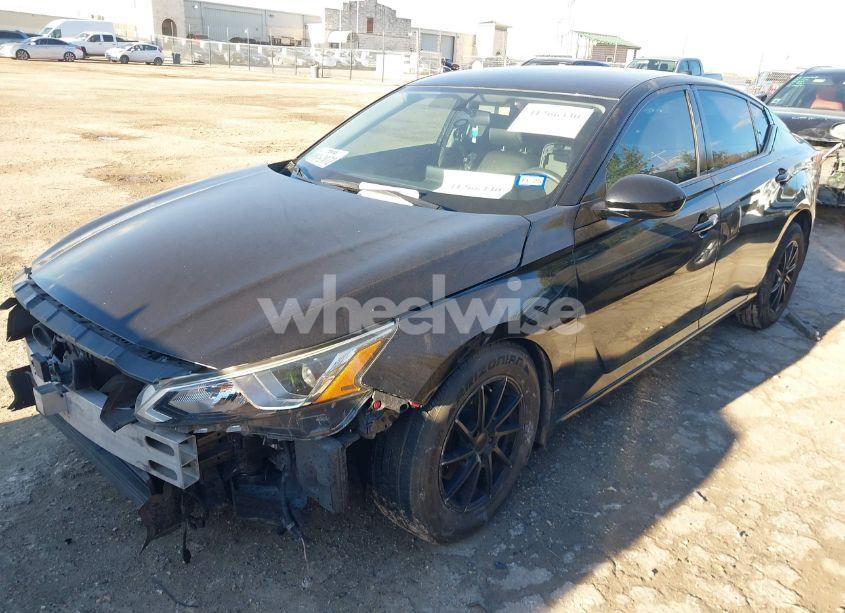 Photo 2 of 2019 Nissan Altima 2.5 S (VIN 1N4BL4BV1KC103953)