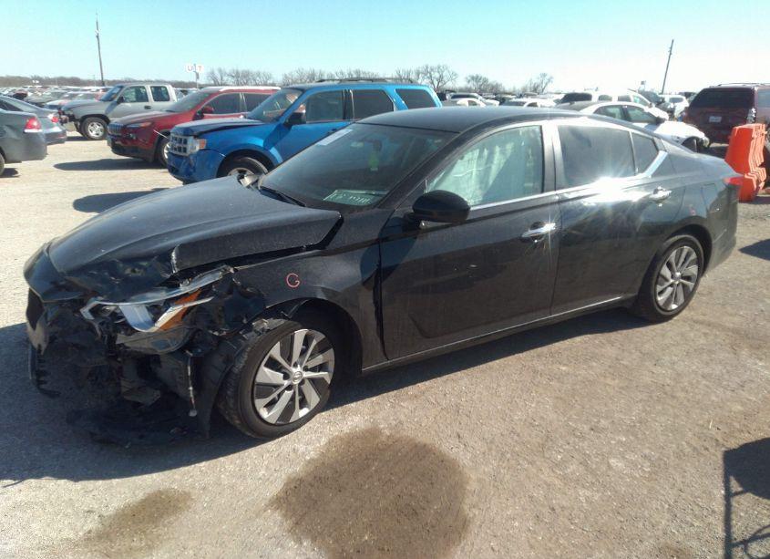 Photo 2 of 2019 Nissan Altima 2.5 S (VIN 1N4BL4BV1KC147709)