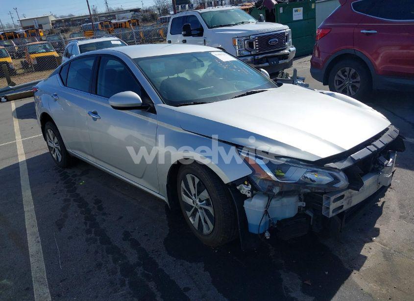 2019 Nissan Altima 2.5 S (VIN 1N4BL4BV1KC174960) main photo