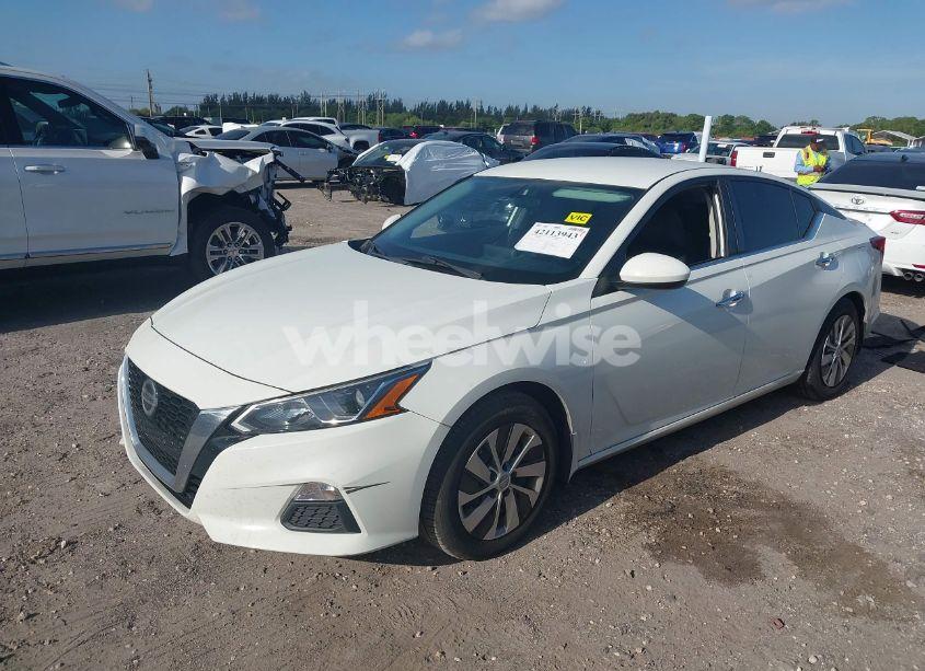 Photo 2 of 2019 Nissan Altima 2.5 S (VIN 1N4BL4BV1KC216513)