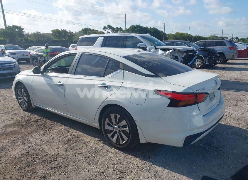 Photo 3 of 2019 Nissan Altima 2.5 S (VIN 1N4BL4BV1KC216513)
